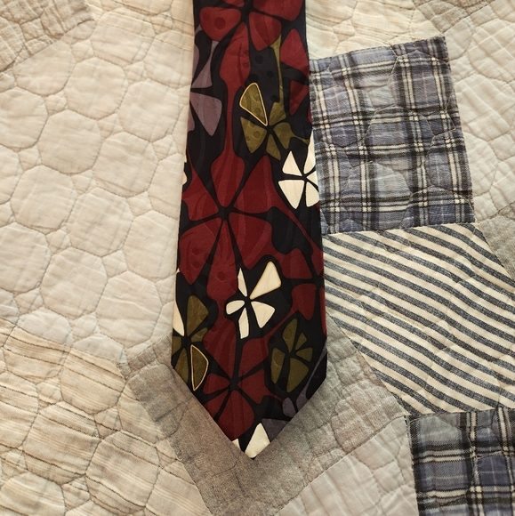 Floral Silk Tie, Urban Canvas - Picture 3 of 6